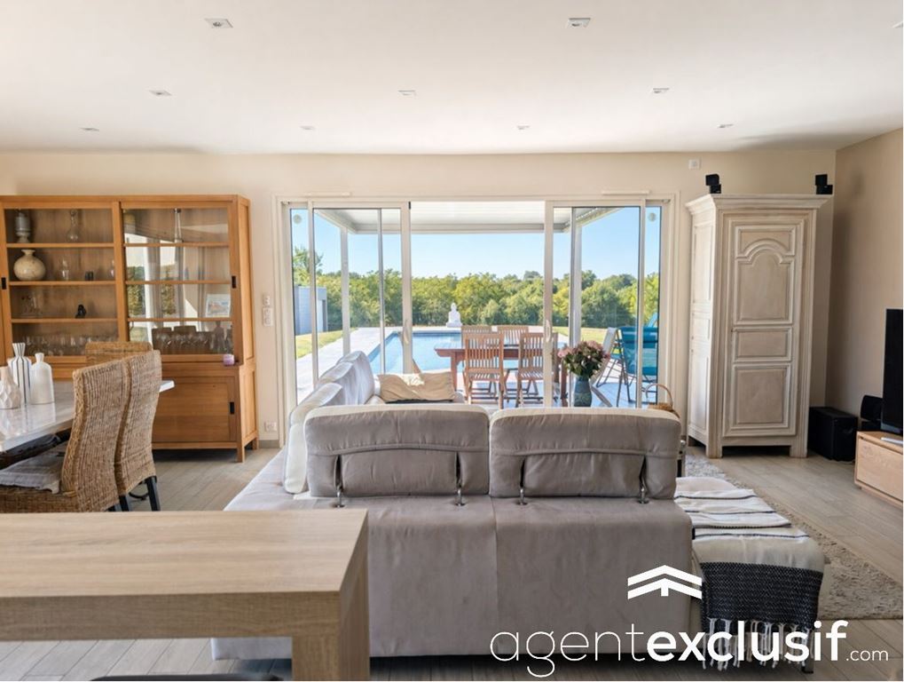 Maison d'architecte SALIGNAC EYVIGNES (24590) AGENT EXCLUSIF.COM